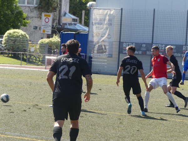 MTV 1846 Gie�en - SV Leusel  3-3  11