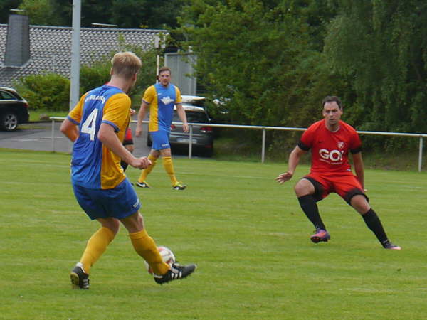 SF Blau-Gelb Marburg - SV Leusel  2-2  30