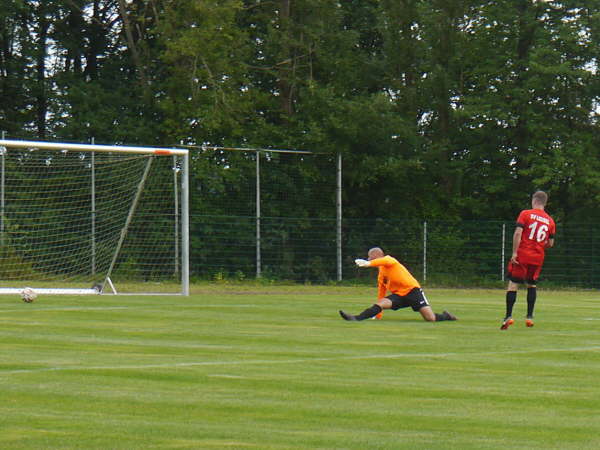 SF Blau-Gelb Marburg - SV Leusel  2-2  30