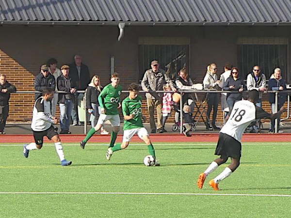 SG Eschenburg - SV Leusel  4-1  06