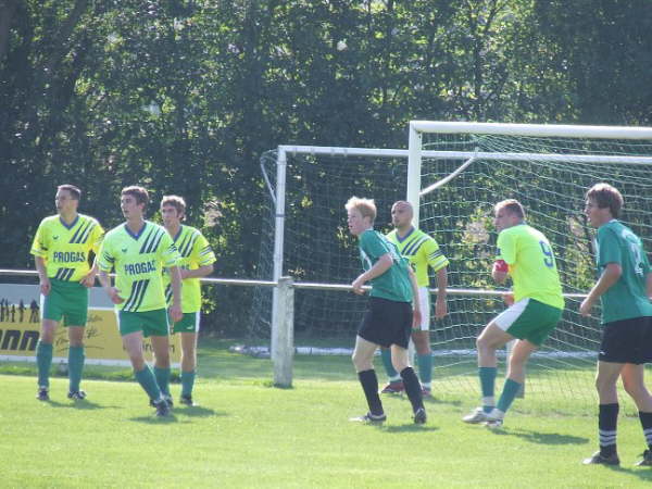 SV Leusel II - VfR Gro�-Felda 4-2 27