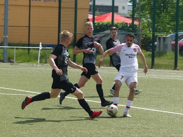 T�rkiyemspor Gie�en - SV Leusel  4-3  11