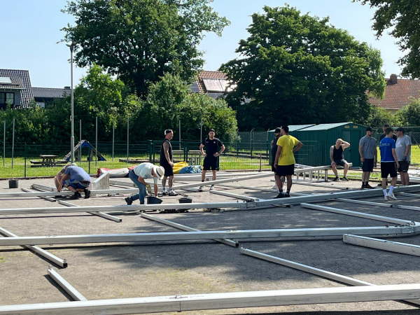 Zeltaufbau 14